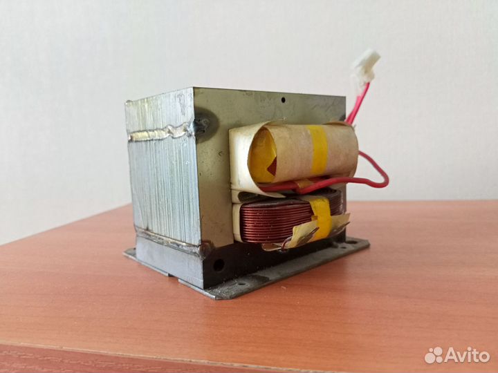 Высоковольтный трансформатор от микроволновки