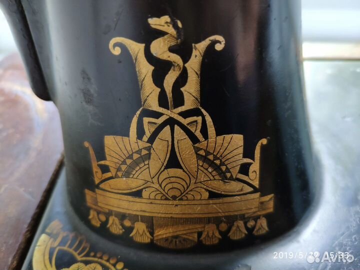 Швейная машина 