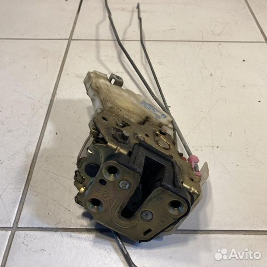 Замок двери задней правой Subaru Impreza 2 GD GG G