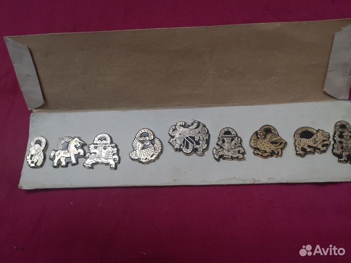 Серия сувенирных знаков «Павловские замки»