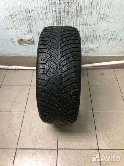 Michelin X-Ice North 4 245/45 R19