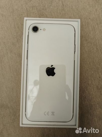 iPhone SE, 64 ГБ