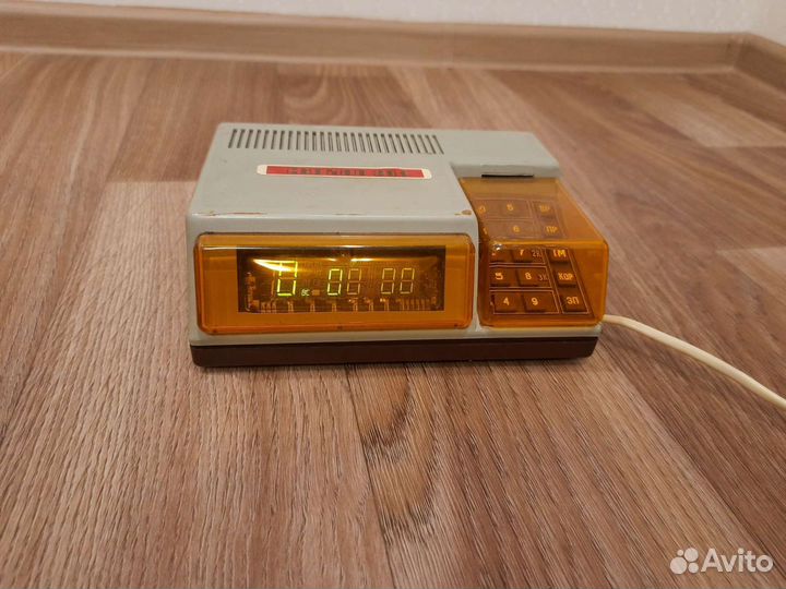 Часы Сигнал 201