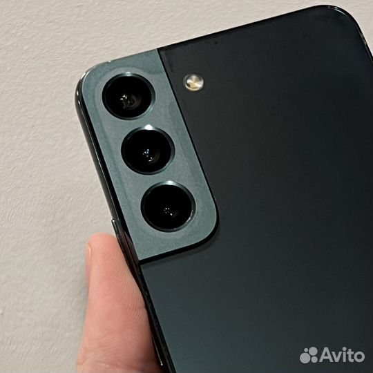 Samsung Galaxy S22, 8/256 ГБ