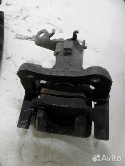 Суппорт задний правый Рено Меган 3 Флюенс Сценик 3