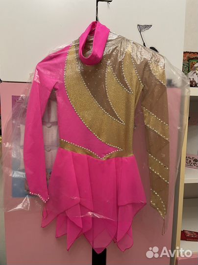 Костюм для соревнований по фигурному катанию