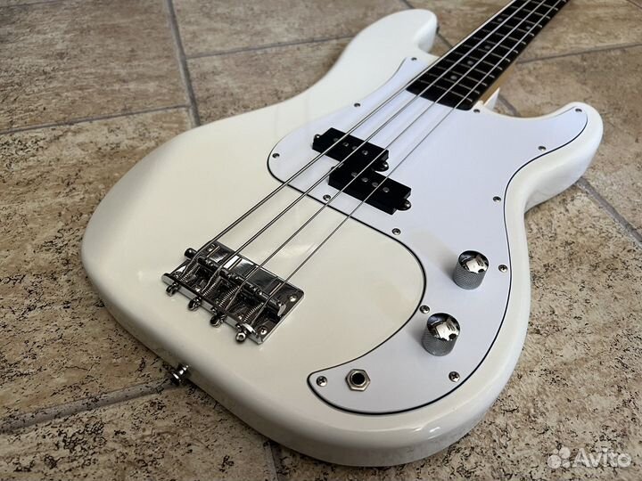 Бас гитара Fender Precision Bass (Copy)