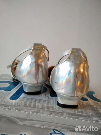 Туфли на девочку 26 размер