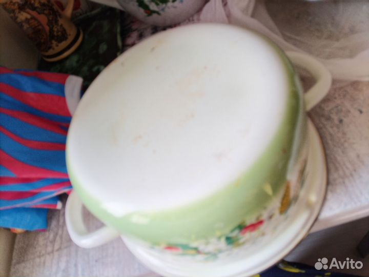 Кастрюля эмалированная