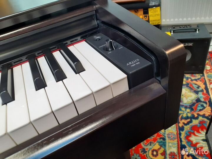 Электропианино Yamaha