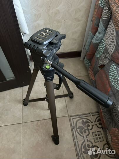 Штатив для фотоаппарата профессиональный