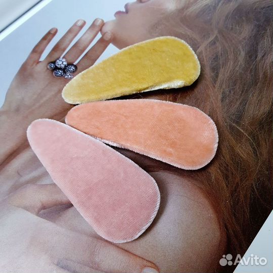 Бархатная цветная заколка