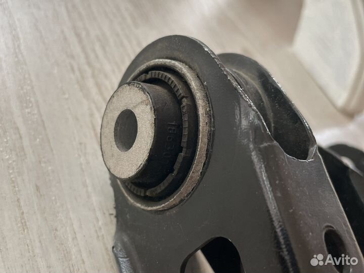 Задние рычаги и салентблоки BMW F25