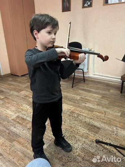 Преподаватель скрипка