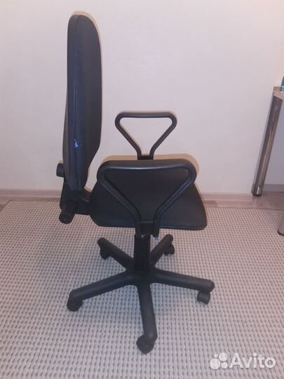 Компьютерное кресло