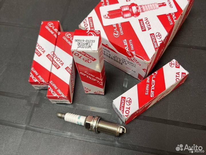 Оригинальные свечи Тойота 90919-01233