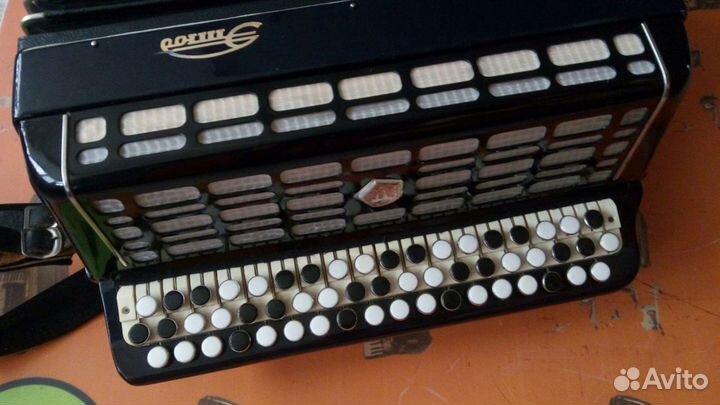 Баян этюд 205 в футляре почти новый