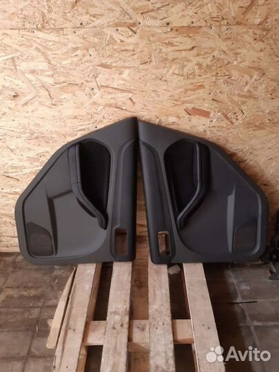 Обивка задних дверей Ford Focus ll 5дв