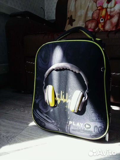 Рюкзак школьный