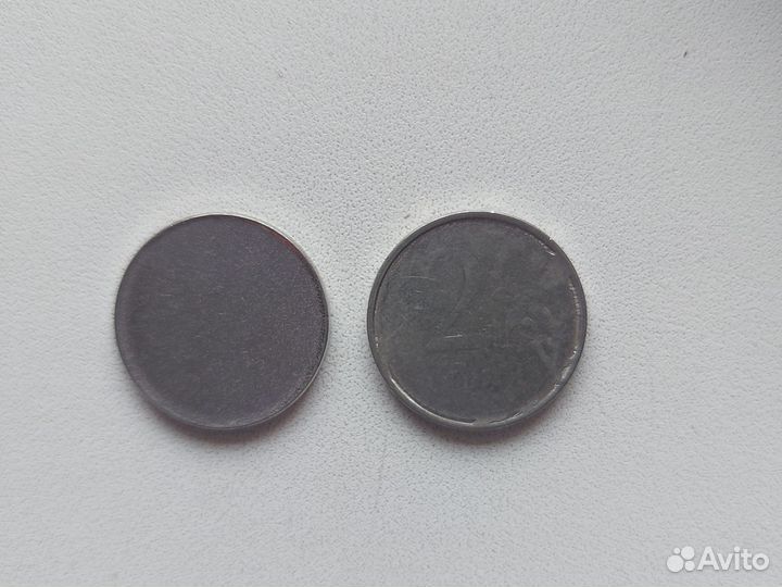 2р монеты с заводским браком