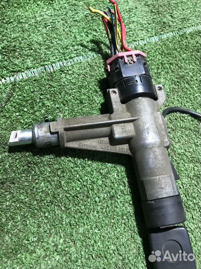 Замок багажника Audi A6 Avante C4 ABC 2.6 1996