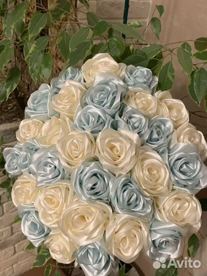 Цветы из атласных лент