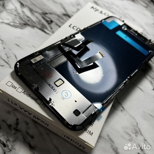 Дисплей iPhone 11