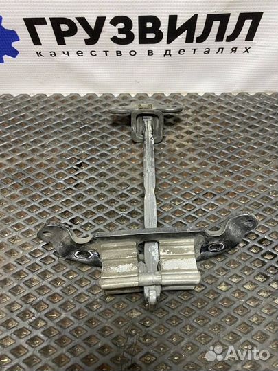 Ограничитель открывания двери передней левой Volvo