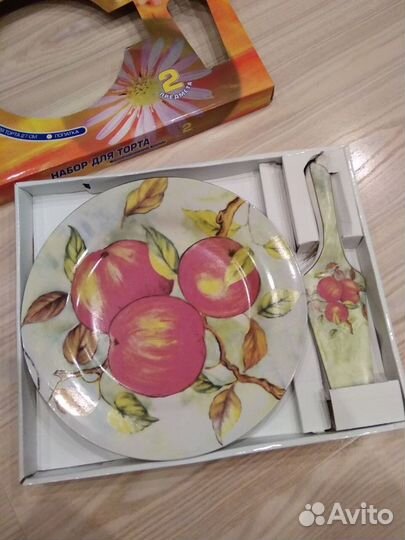 Тарелка и лопатка набор для торта в коробке