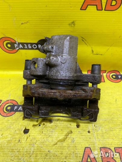 Суппорт задний правый Mazda Mazda3 BK Z6 2003