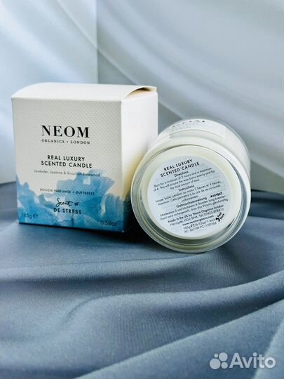 Ароматическая свеча Neom Real Luxury Scented