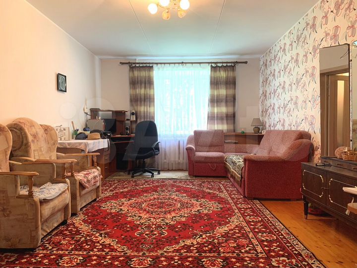 2-к. квартира, 65 м², 1/6 эт.