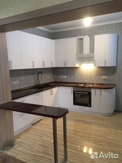 Кухня с антресолями артикул 28971