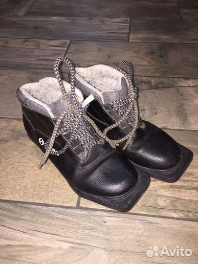 Лыжные ботинки