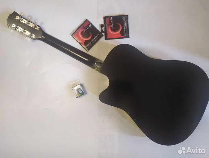 Акустическая гитара