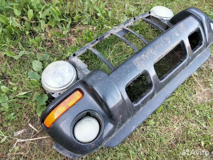 Передний бампер в сборе Jeep Liberty/Cherokee kj