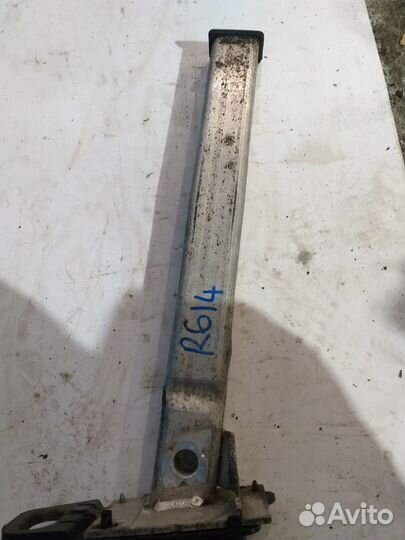 Усилитель передней балки правый Пежо 3008