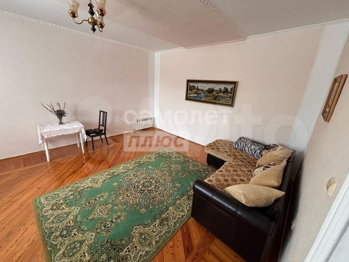 Дом 410 м² на участке 9 сот.