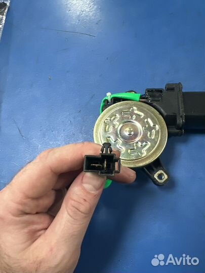 Мотор стеклоподьемника левый lanos 96190207