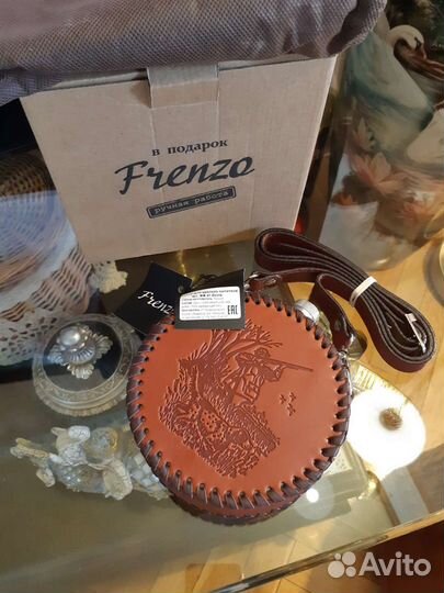 Фляжка в кожаной отделке