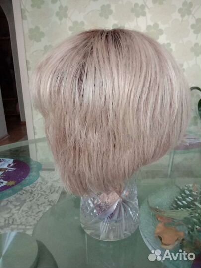 Парик св. беж. Б/у,япония,короткий