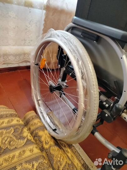 Инвалидная коляска новая
