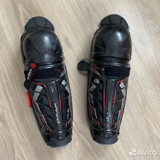 Щитки хоккейные 11