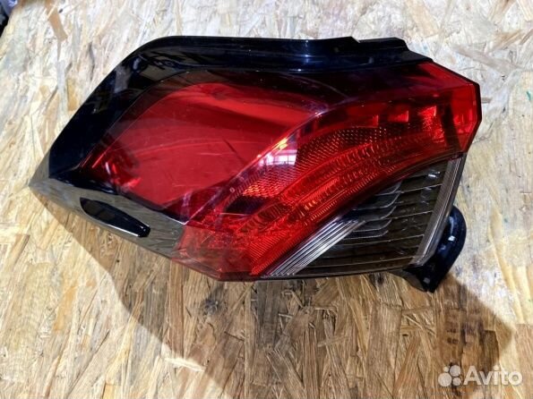 Фонарь задний левый Toyota RAV4 XA50