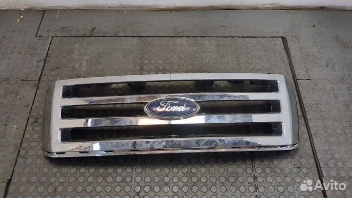 Решетка радиатора Ford Expedition, 2008