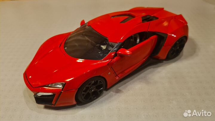 Коллекционная модель 1/18