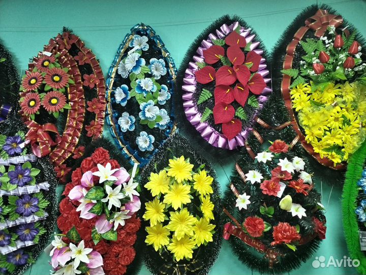 Ритуальные венки и корзины