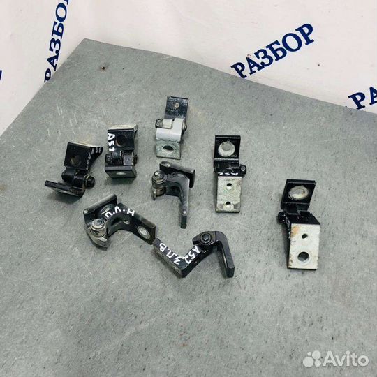 Octavia A5 Петля двери (Авторазбор Атп)