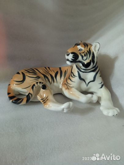 Тигр статуэтка большая