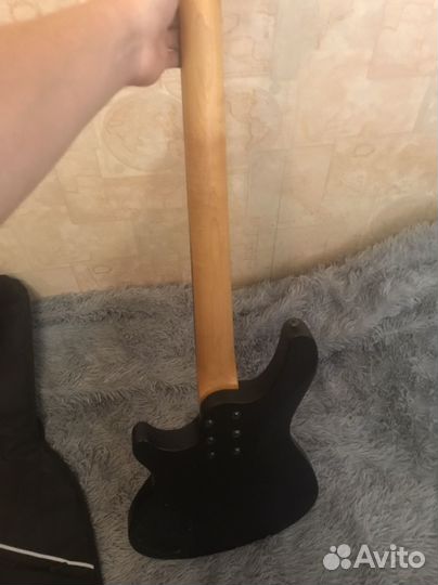 Бас гитара schecter
